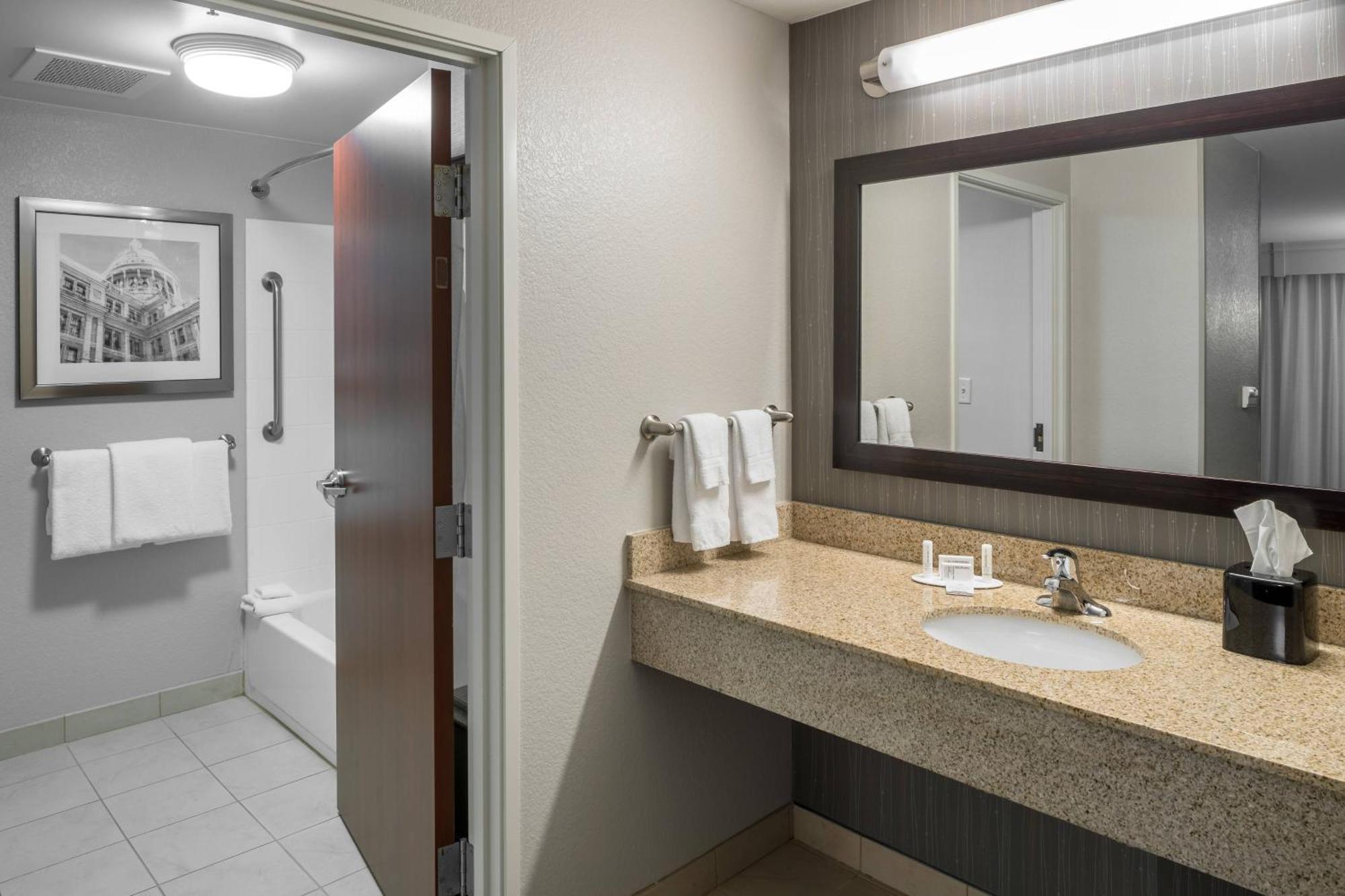 Courtyard By Marriott Austin Parmer Tech Ridge ภายนอก รูปภาพ